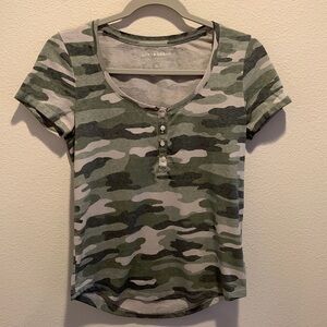 Lucky Brand Womens Camo Top. XS.​​​​​​​​​​​​​​